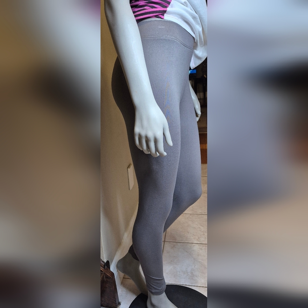 Hurley Charcoal Leggings with Hurley Color Label - Picture 13 of 16